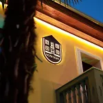 Nostalgia Boutique *