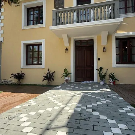 Nostalgia Boutique Gjirokastër