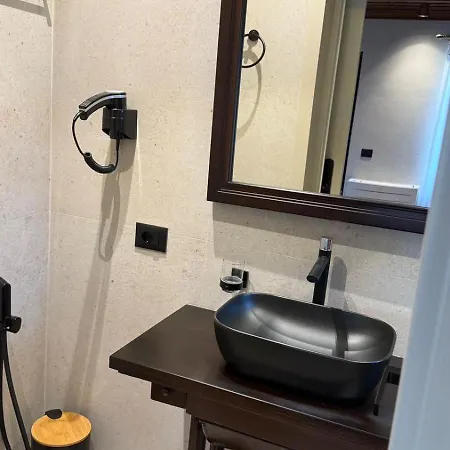 Nostalgia Boutique *