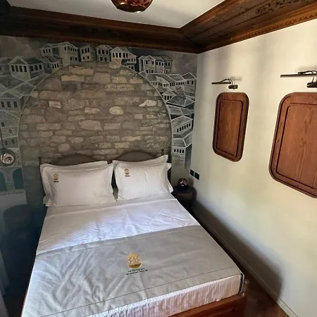 Nostalgia Boutique * Gjirokastër