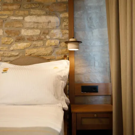 Nostalgia Boutique *