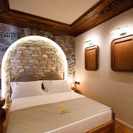 Nostalgia Boutique *