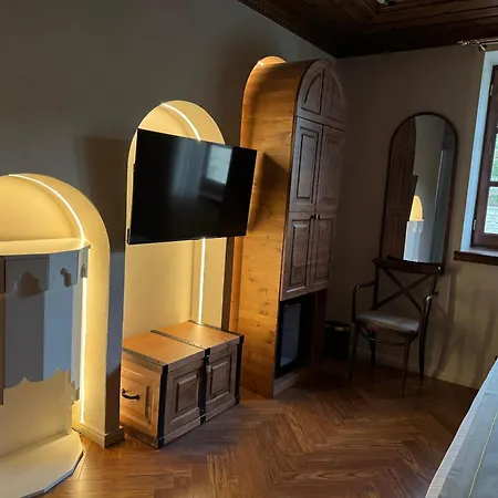 Nostalgia Boutique * Gjirokastër